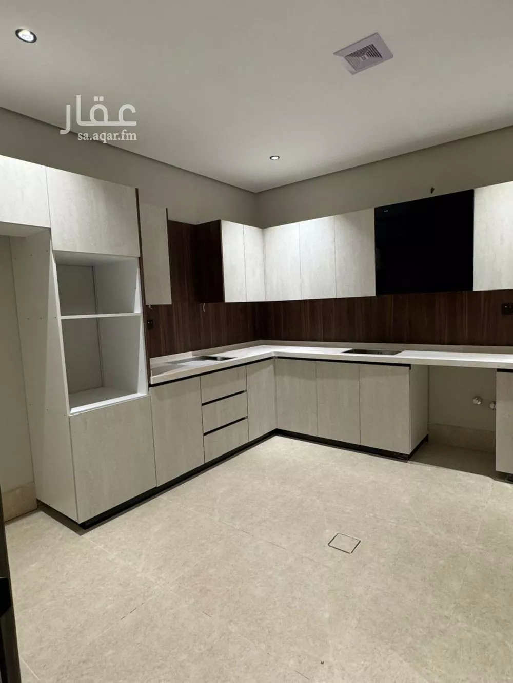 4 bedroom apartment in Al Hamra 10