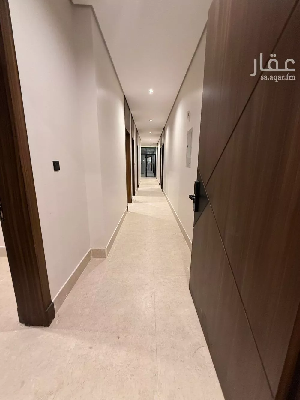 شقة 4 غرف في الحمرا 8