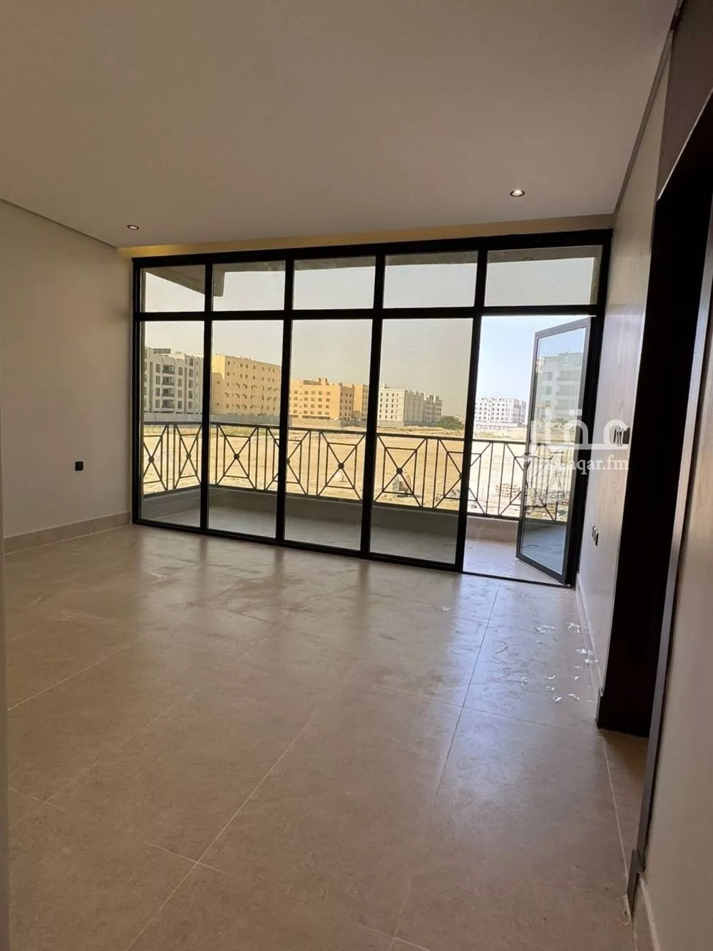 5 bedroom apartment in Al Hamra 8