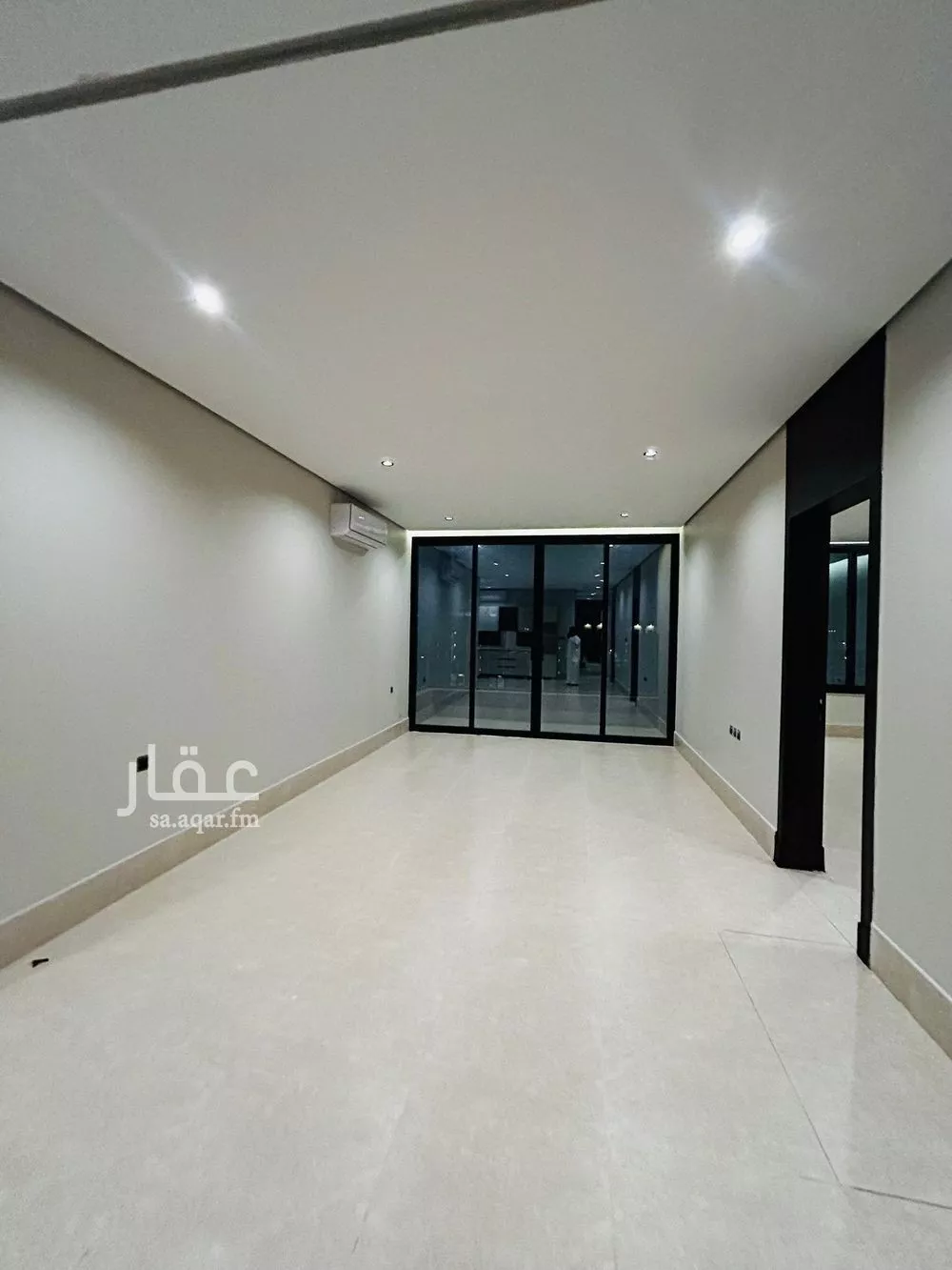 شقة 4 غرف في الحمرا 8