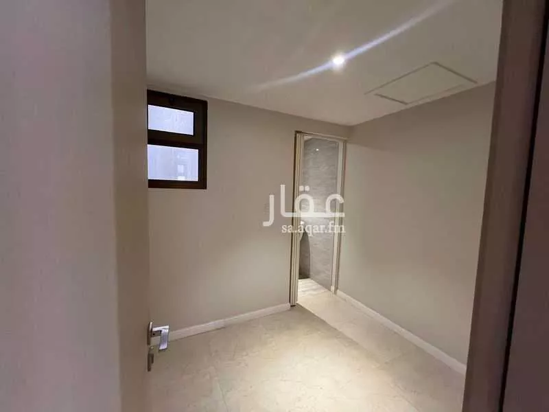 شقة 3 غرف في الحمرا 10