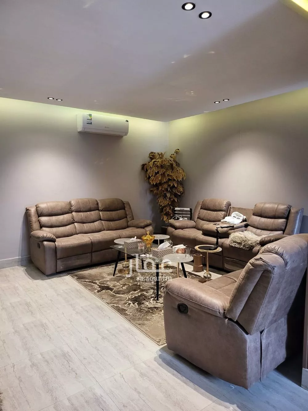 5 bedroom apartment in Al Hamra 14