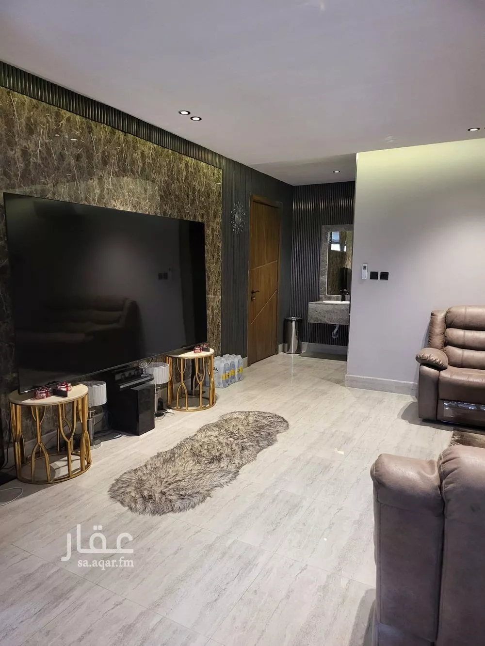 5 bedroom apartment in Al Hamra 17