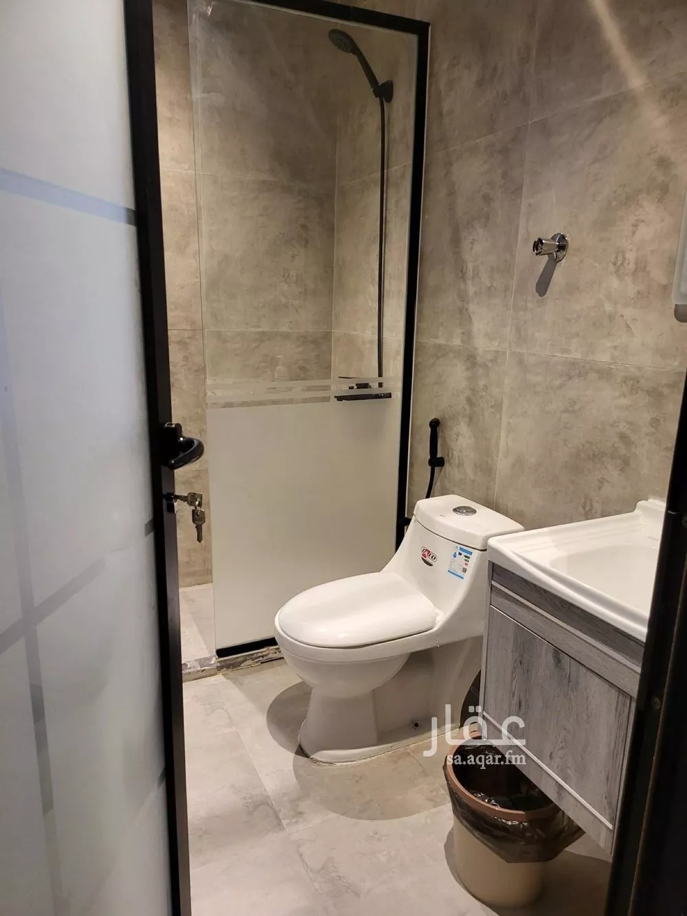 5 bedroom apartment in Al Hamra 5