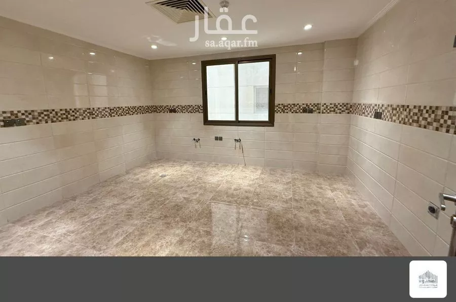 4 bedroom apartment in Al Bandariyah 7