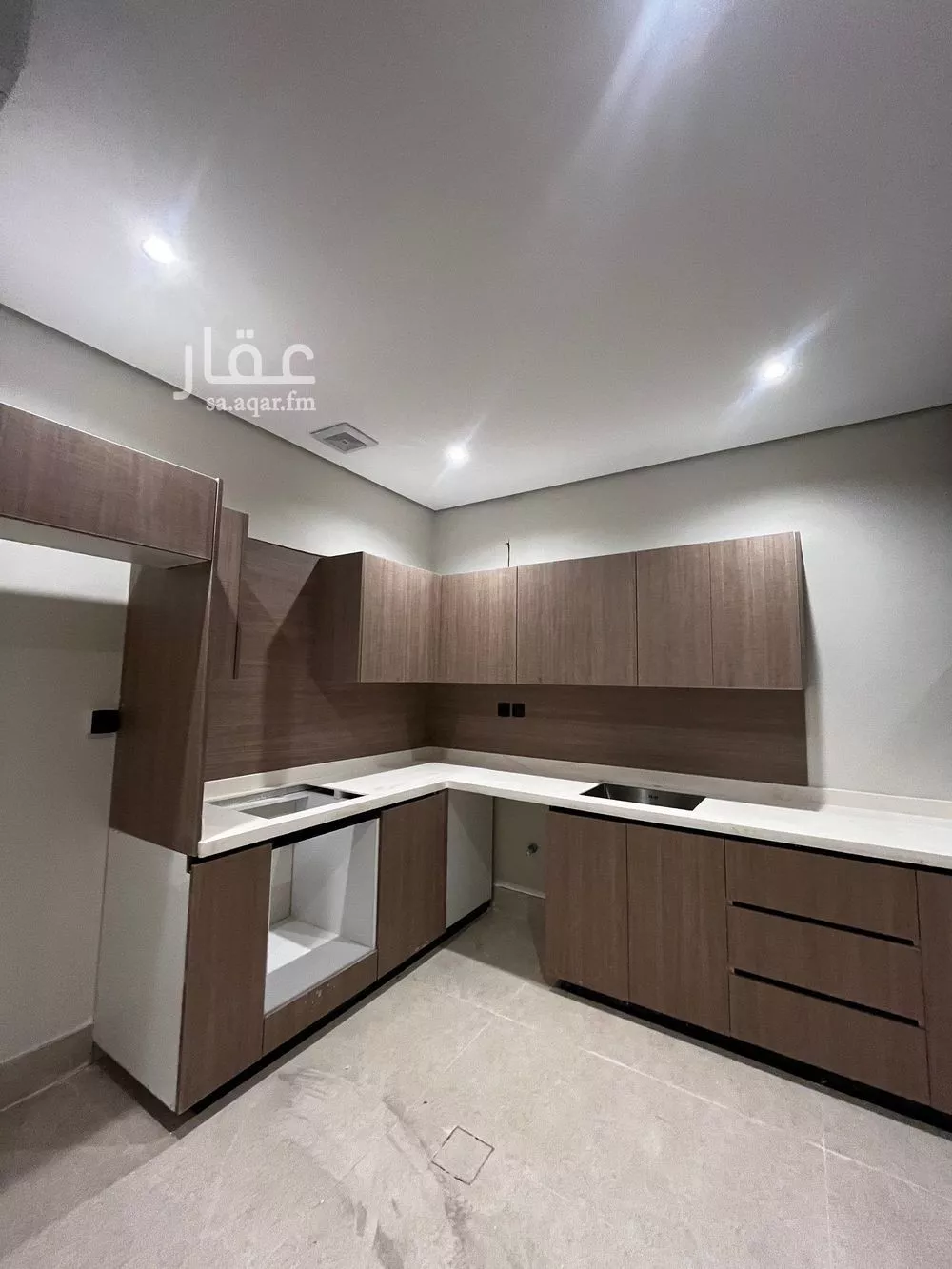 5 bedroom apartment in Al Hamra 3