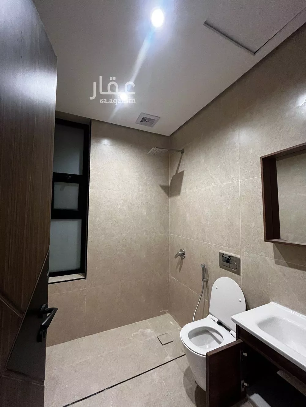 5 bedroom apartment in Al Hamra 5