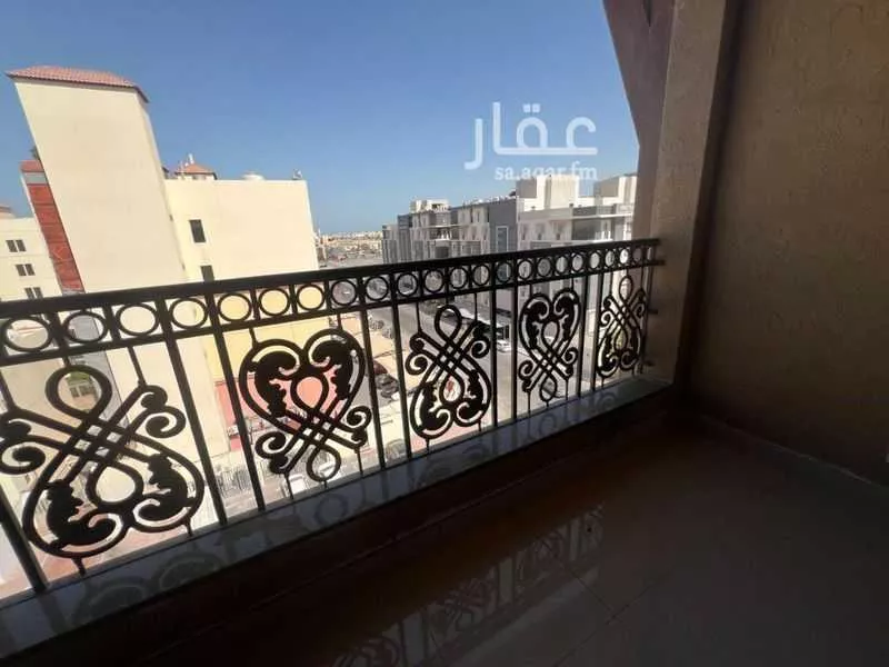 شقة 5 غرف في الروابي 18
