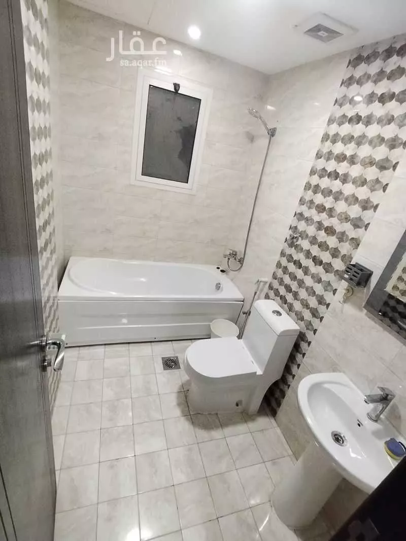 4 bedroom apartment in Al Hamra 8