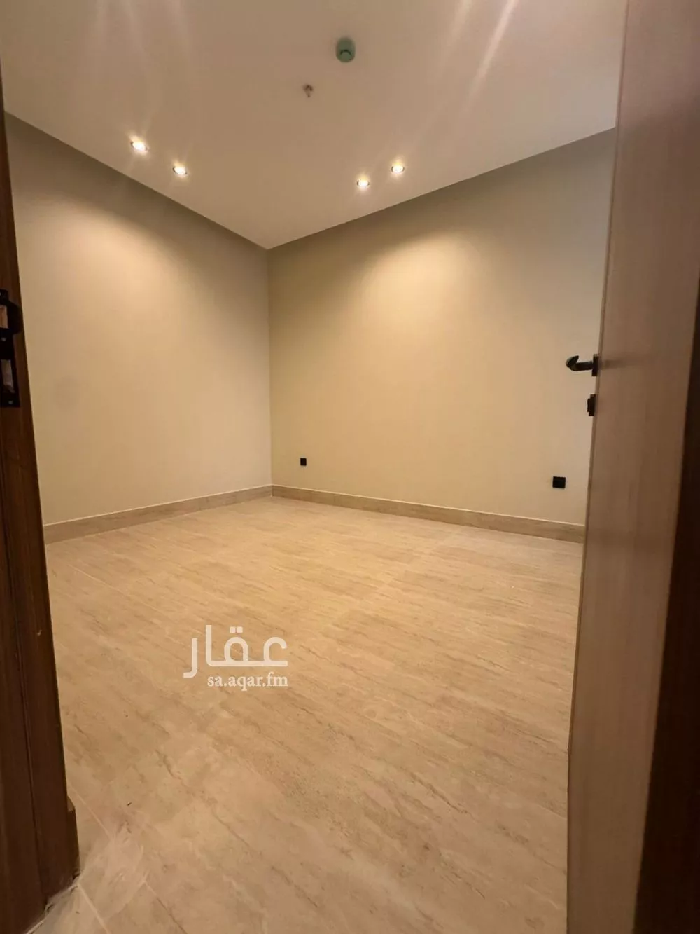 5 bedroom apartment in Al Hamra 4