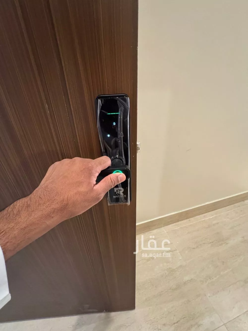 شقة 5 غرف في الحمرا 7