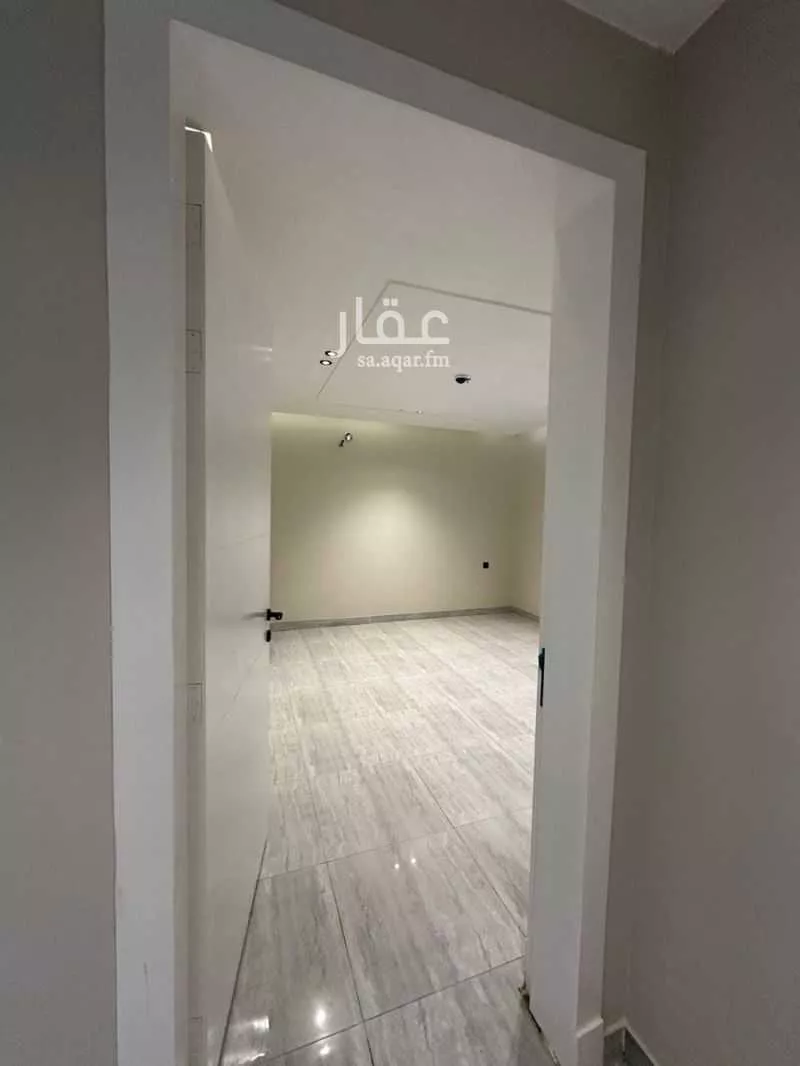 شقة 5 غرف في الحمرا 3