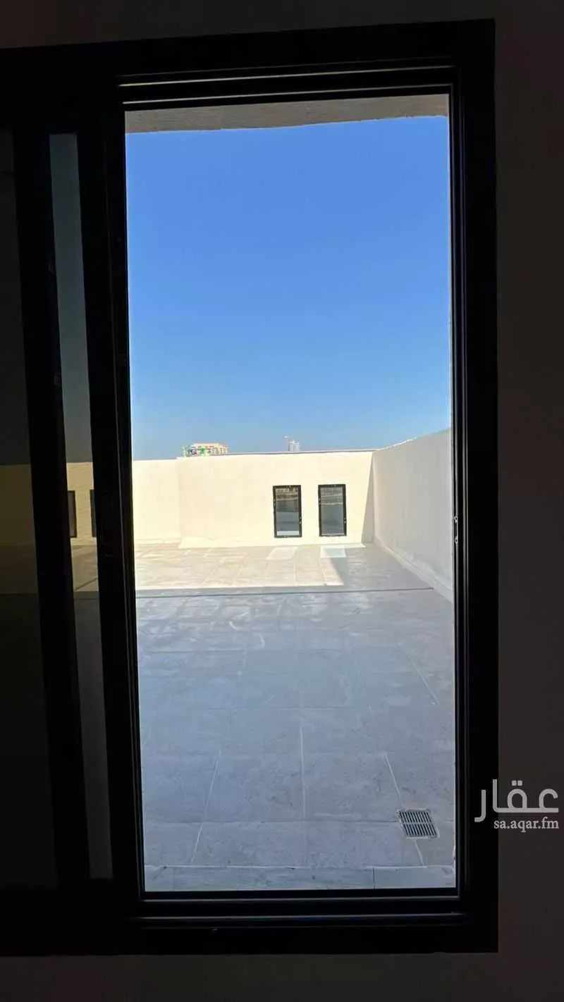 شقة 4 غرف في الحمرا 15