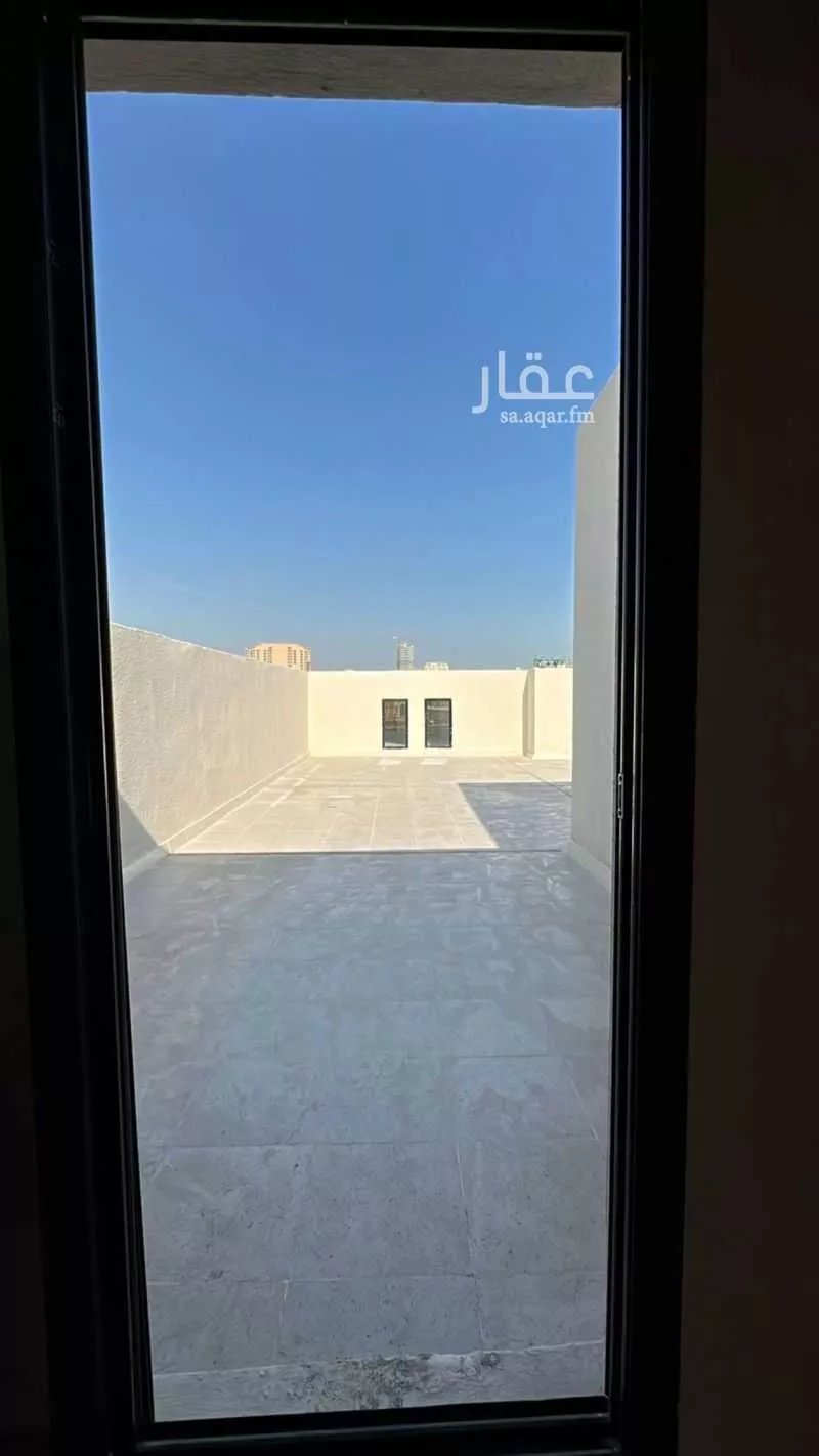 شقة 4 غرف في الحمرا 21