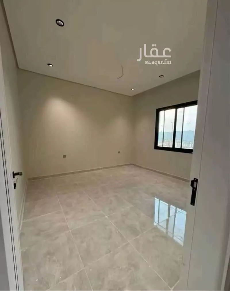 شقة 4 غرف في الحمرا 7