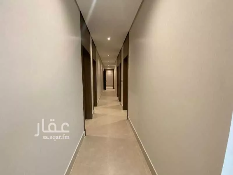 شقة 5 غرف في الحمرا 11