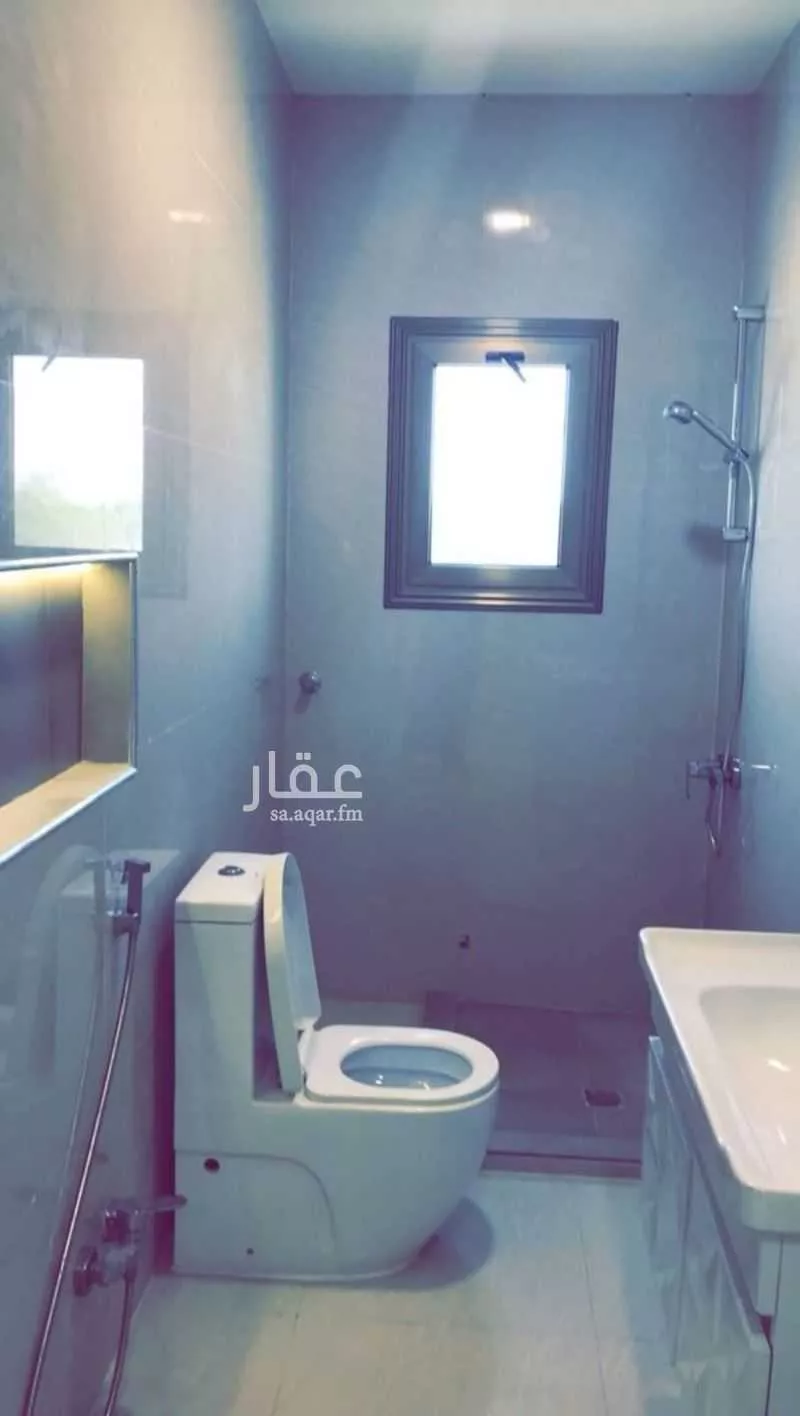 شقة 4 غرف في الحمرا 8