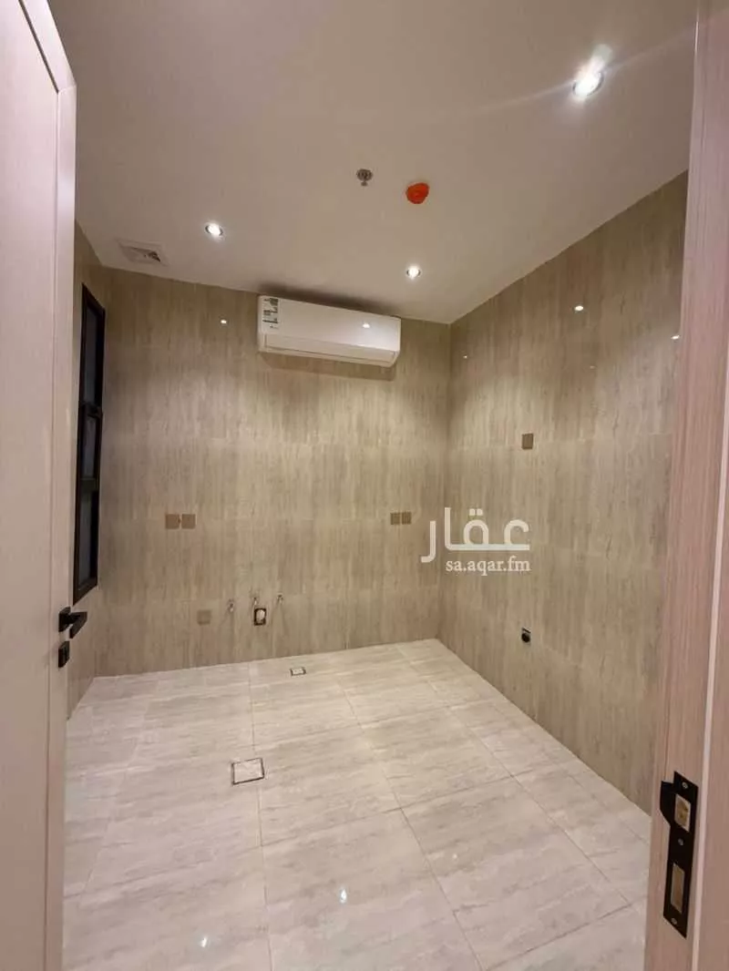 5 bedroom apartment in Al Hamra 4