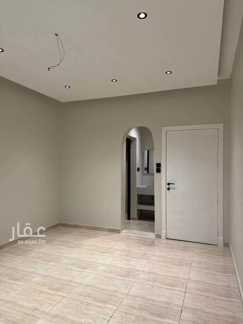 شقة 5 غرف في الحمرا 3