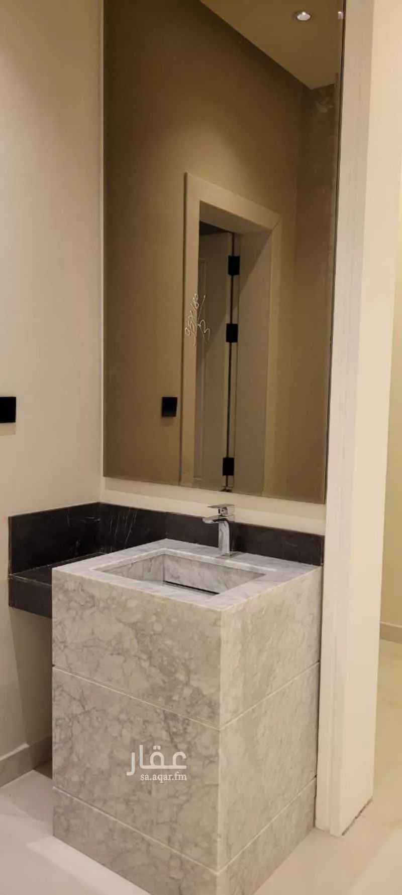 8 bedroom floor in Al Aqiq 24