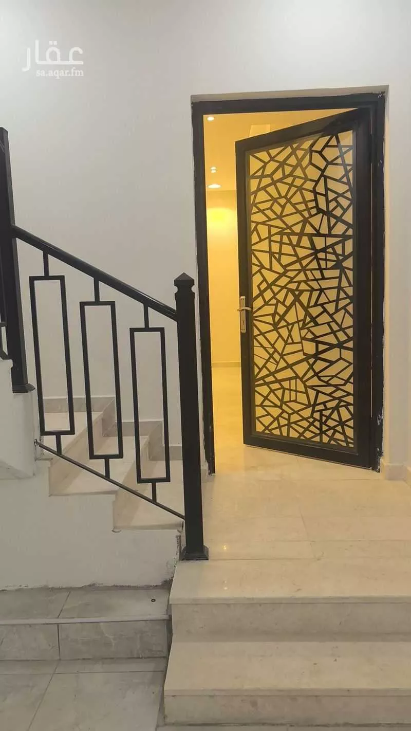 8 bedroom floor in Al Lulu 16