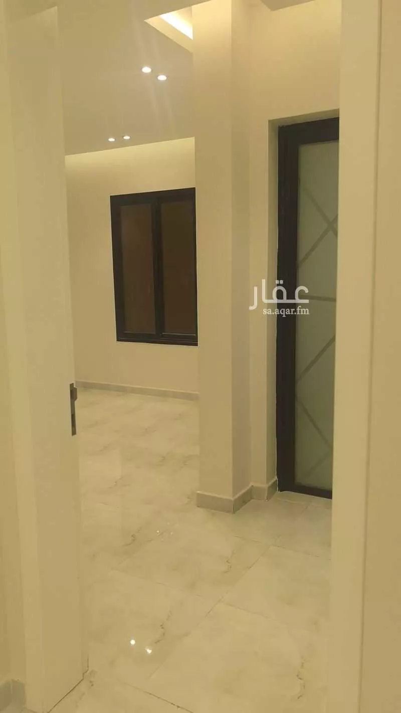 8 bedroom floor in Al Lulu 10