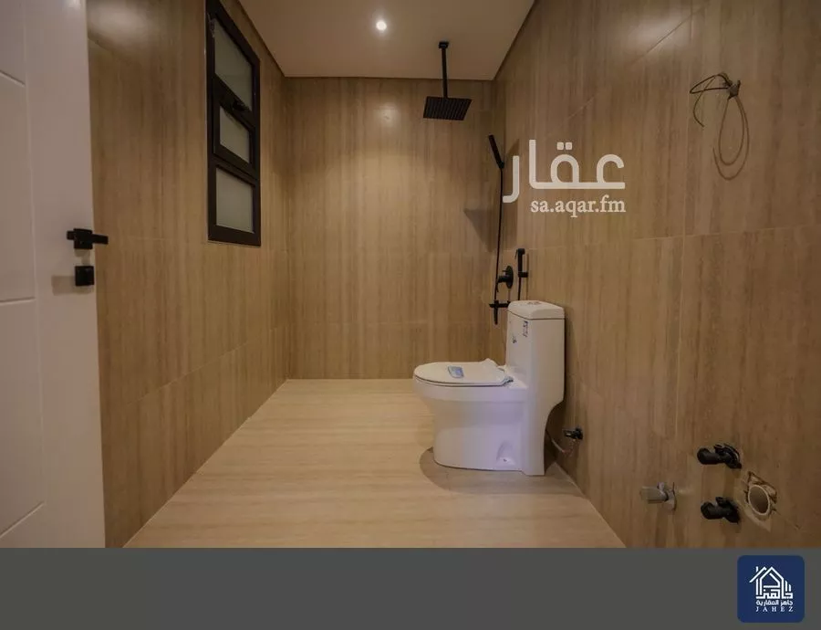 شقة 5 غرف في الرمال 7
