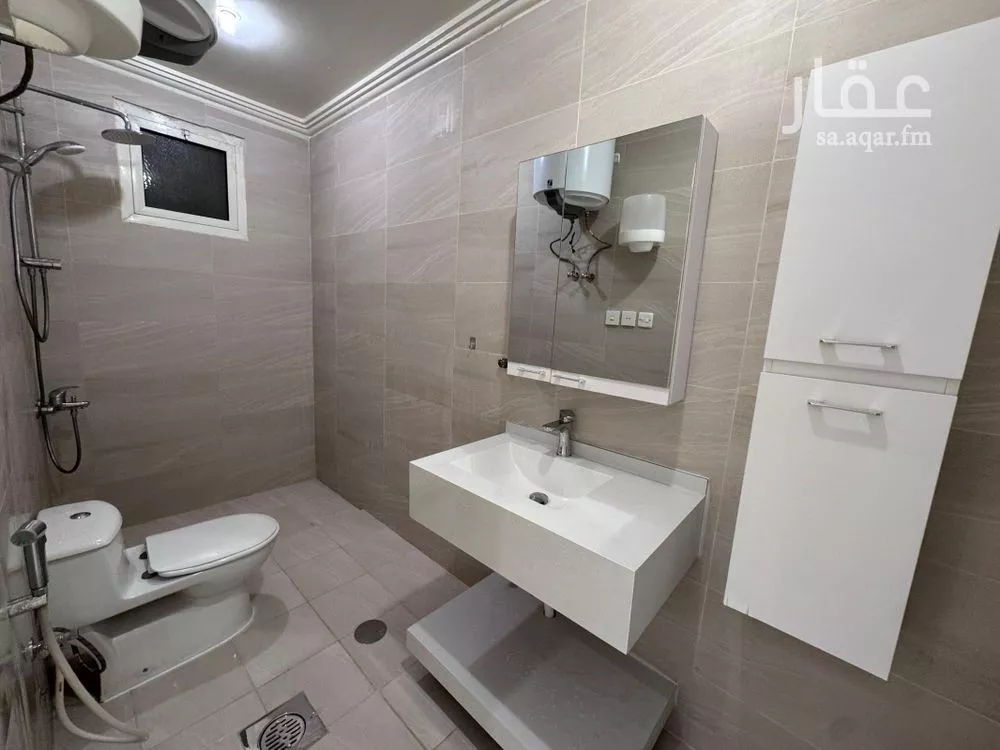 3 bedroom apartment in Al Malqa 12