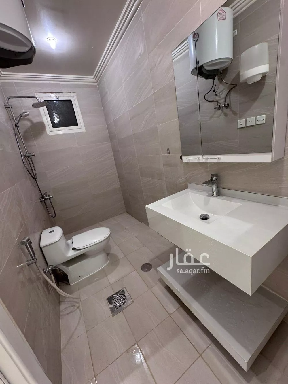 3 bedroom apartment in Al Malqa 6