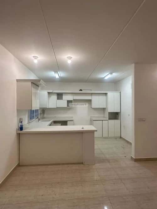 فيلا 4 غرف في مطار الملك خالد الدولي 5