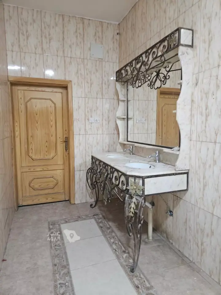 5 bedroom villa in Tuwaiq, Riyadh 5