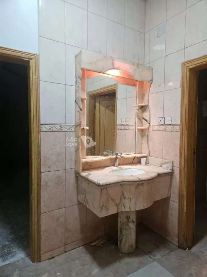 5 bedroom villa in Tuwaiq, Riyadh 10