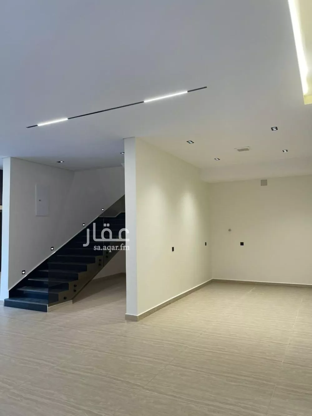 3 bedroom floor in As Suwaidi Al Gharabi 7
