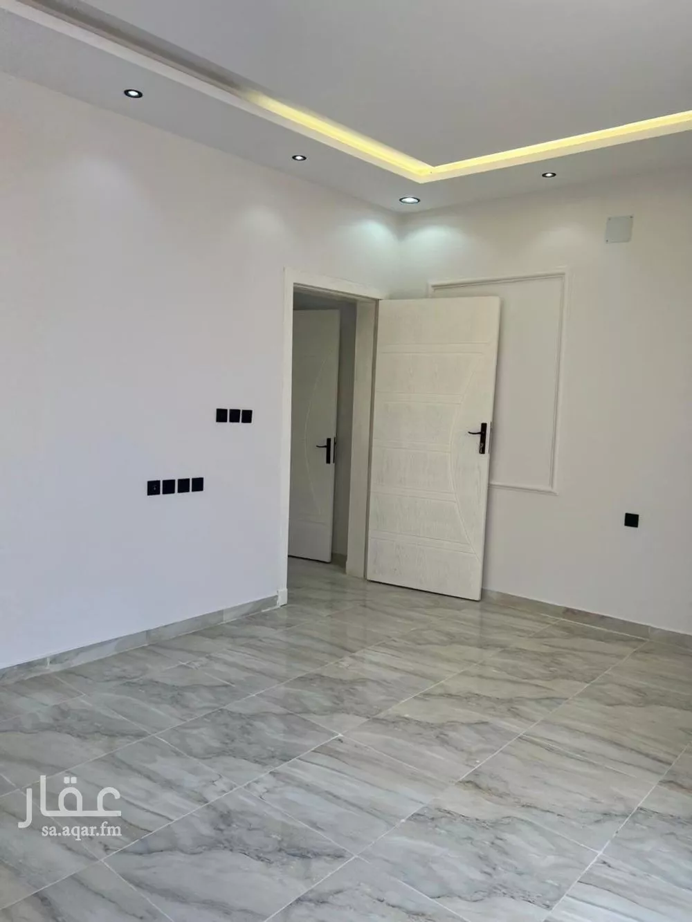 5 bedroom floor in Tuwaiq 8