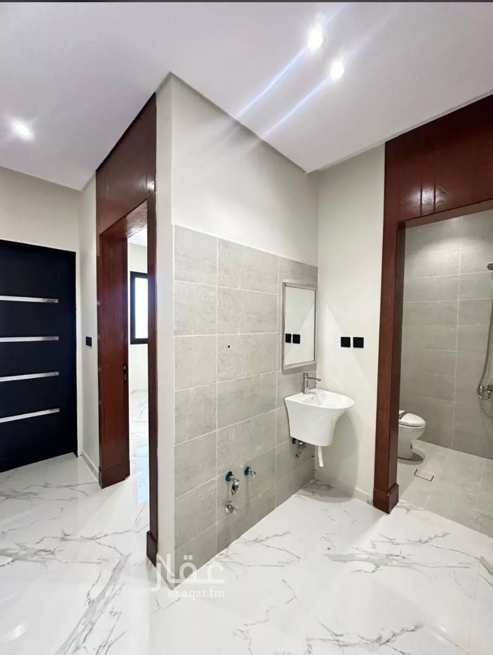 4 bedroom floor in Al Hazm 15
