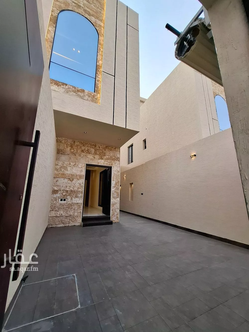 5 bedroom floor in Tuwaiq 2