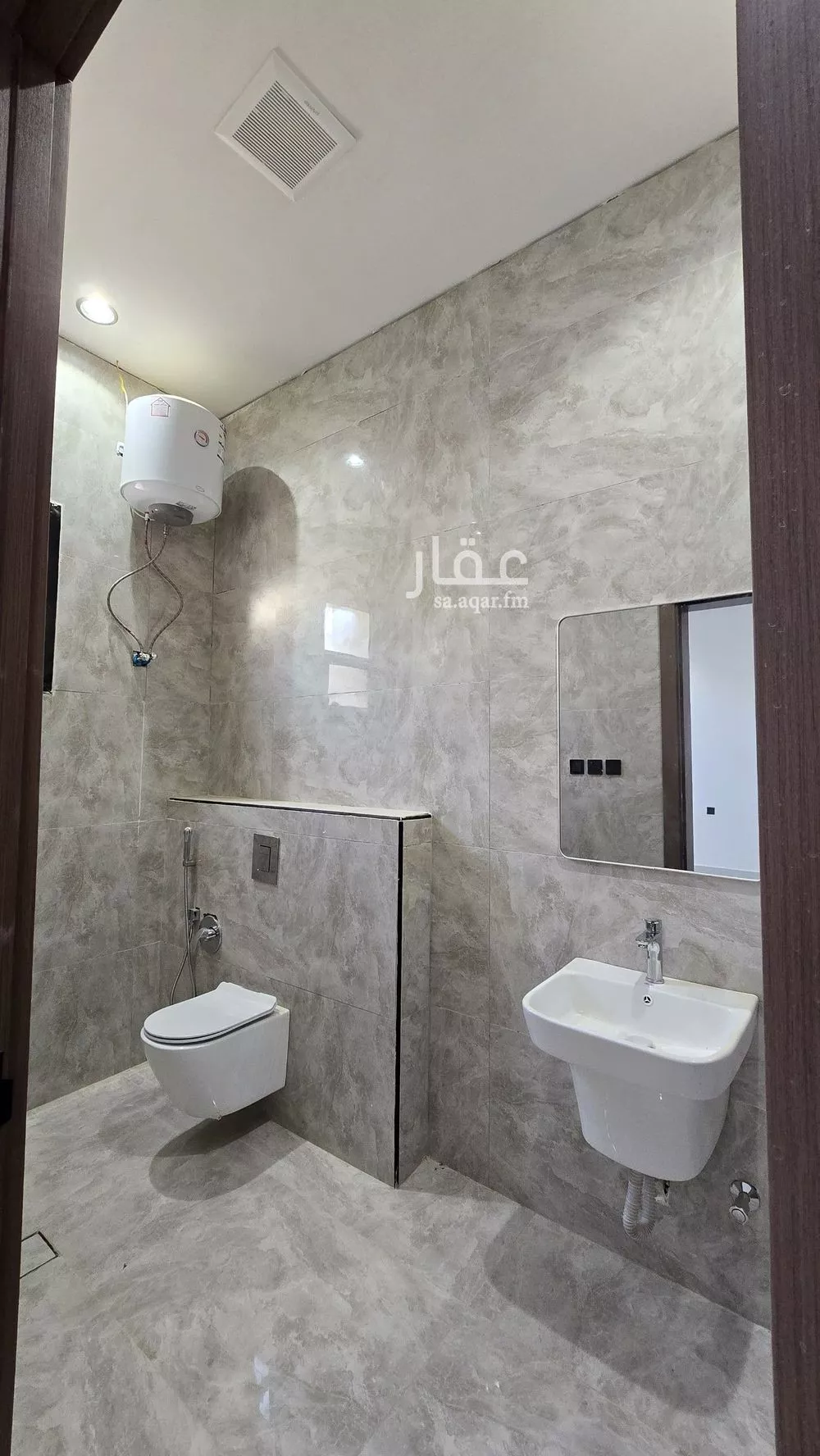 6 bedroom floor in Okaz 4
