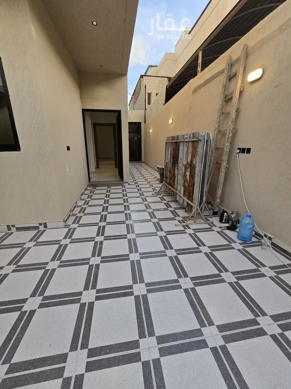 3 bedroom floor in As Suwaidi 2