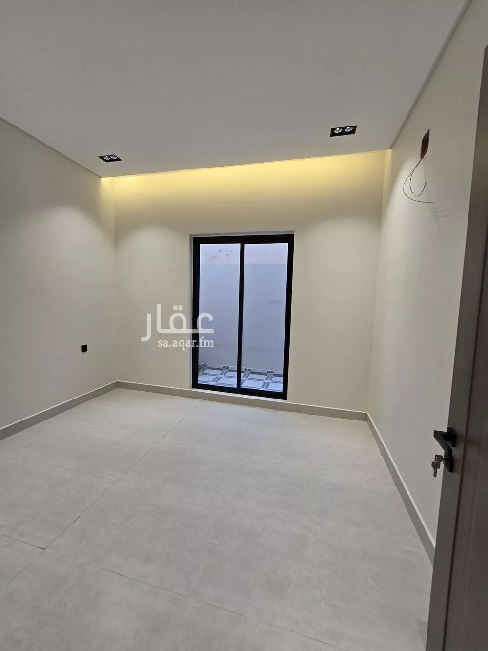 3 bedroom floor in As Suwaidi 7