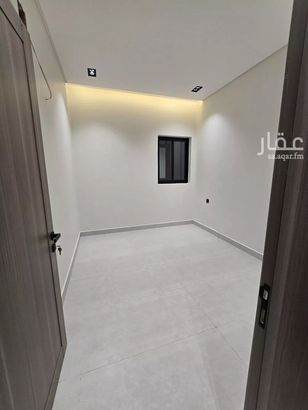3 bedroom floor in As Suwaidi 8