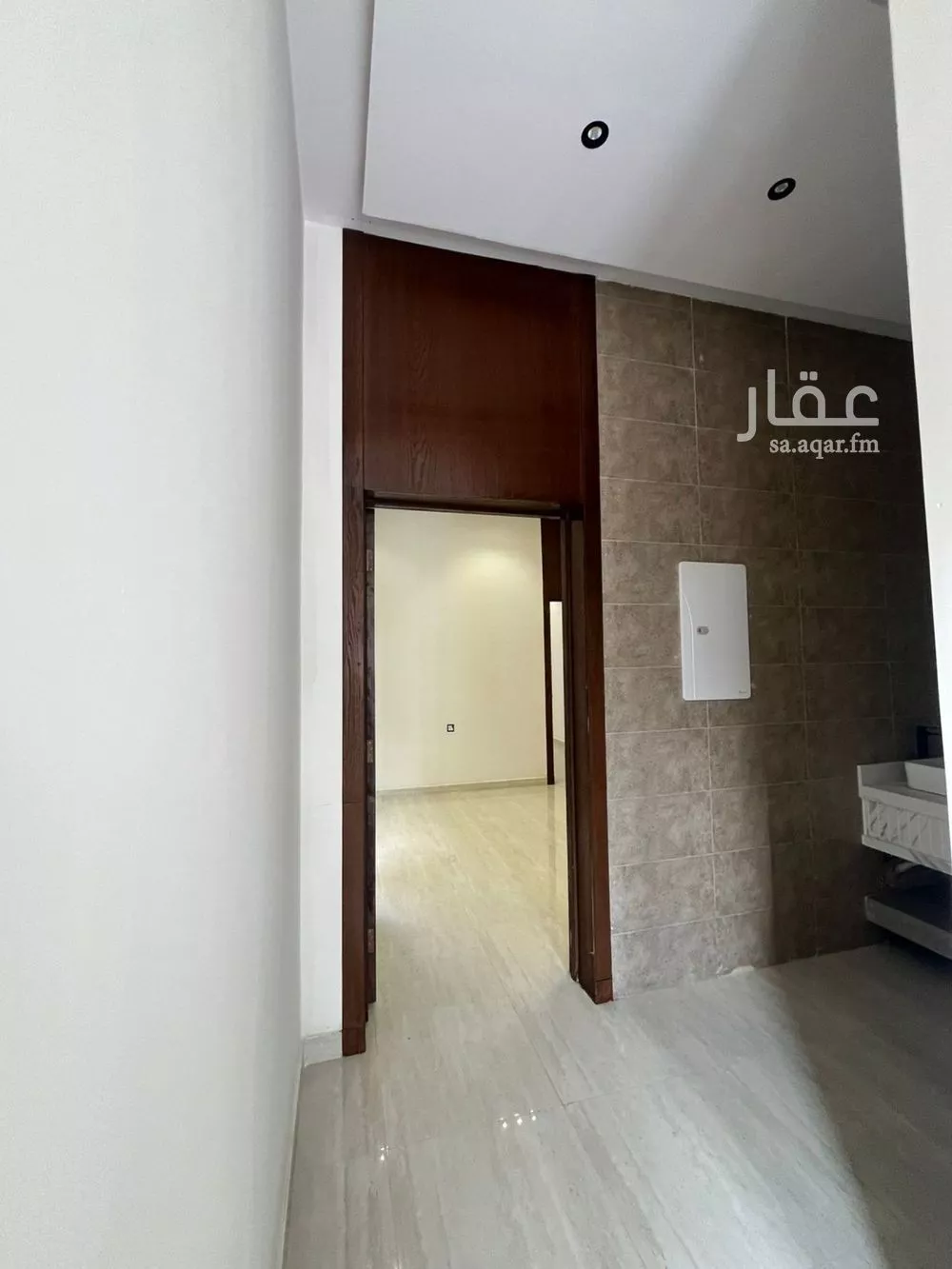 3 bedroom floor in Al Hazm 2