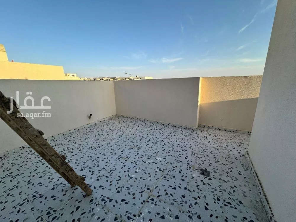 3 bedroom floor in Taibah 9