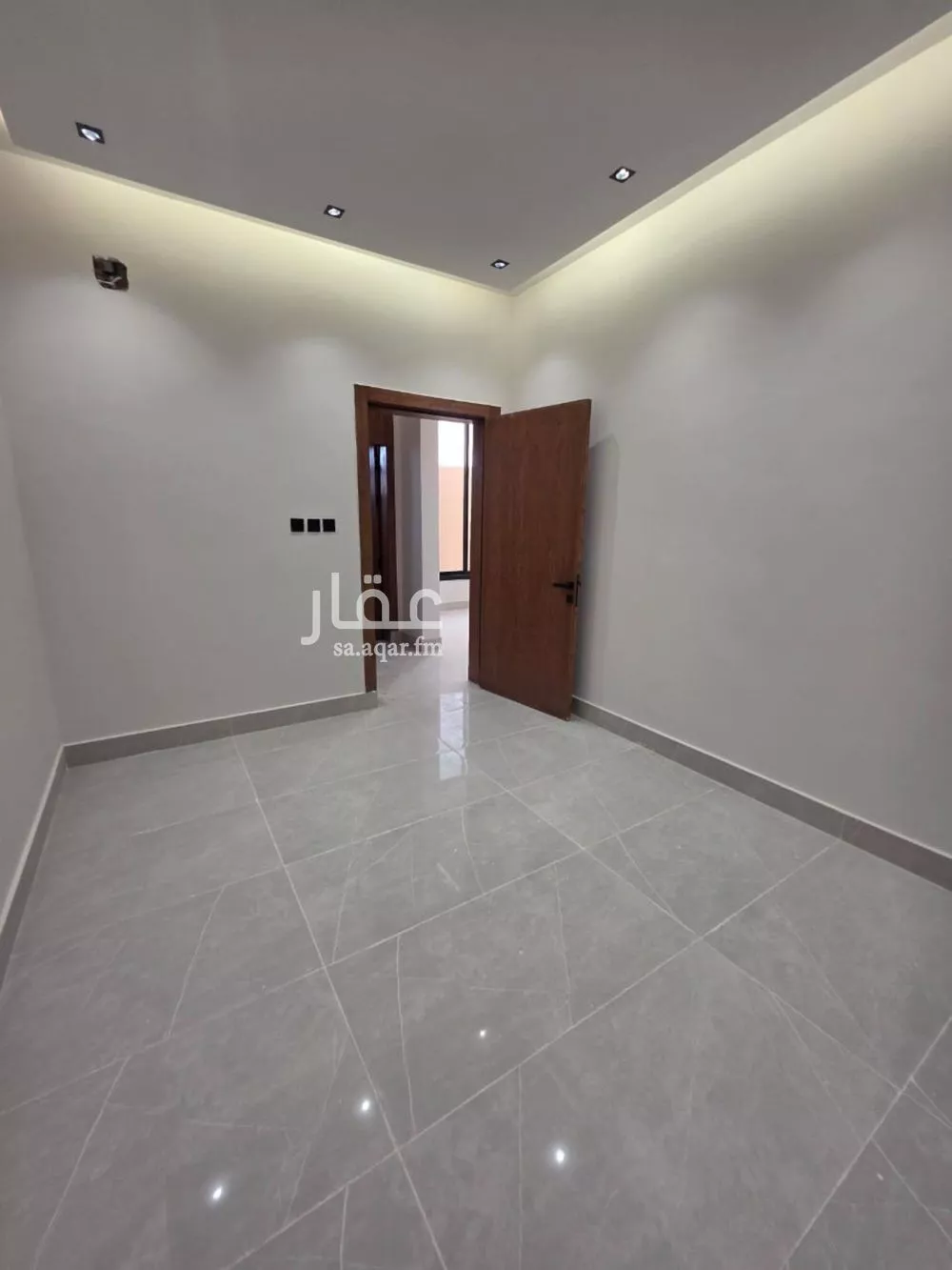 دور 5 غرف في طيبة 10