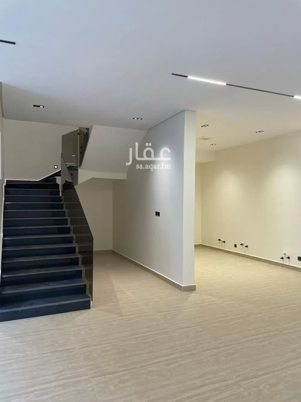 3 bedroom floor in As Suwaidi Al Gharabi 16