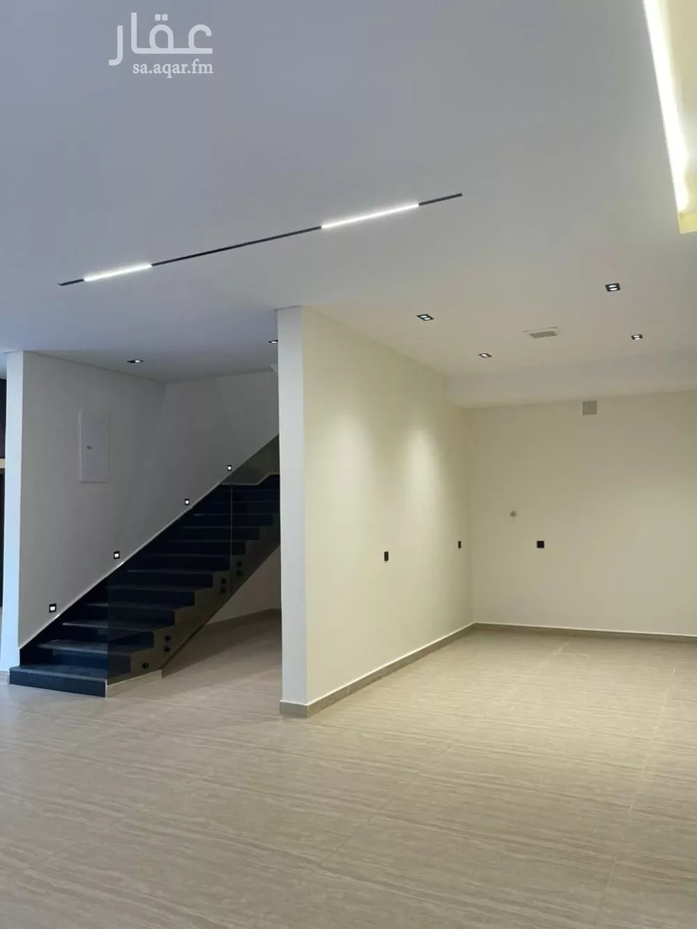 3 bedroom floor in As Suwaidi Al Gharabi 8