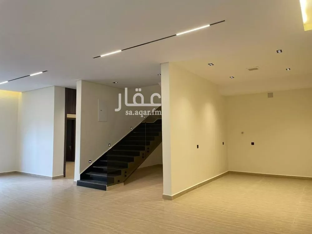 3 bedroom floor in As Suwaidi Al Gharabi 10