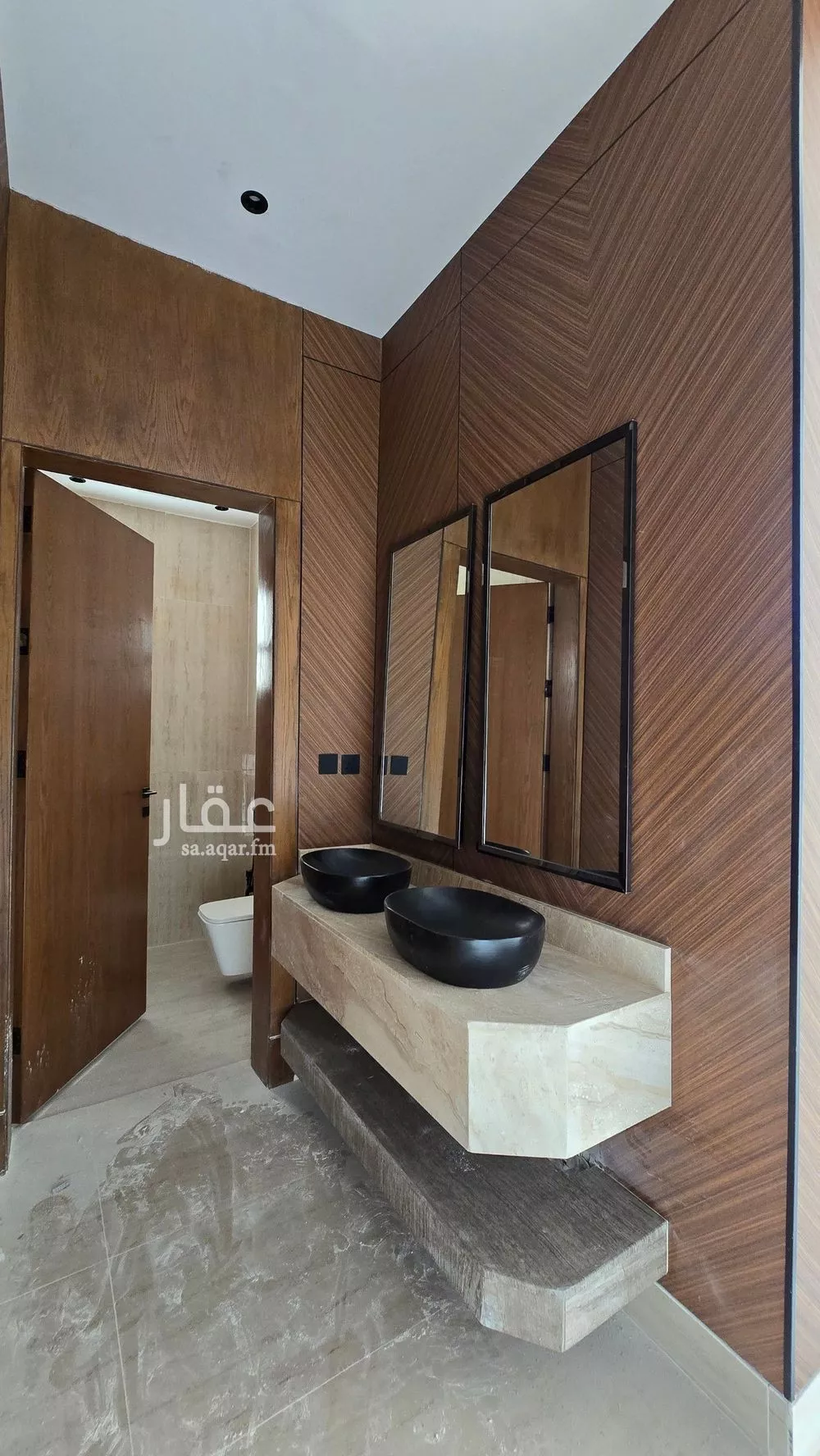 3 bedroom floor in Dhahrat Namar 4