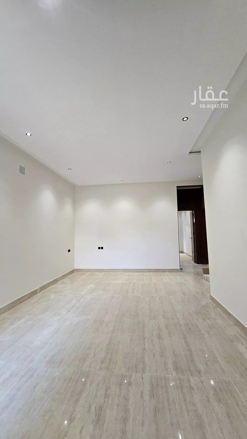 3 bedroom floor in Dhahrat Namar 5