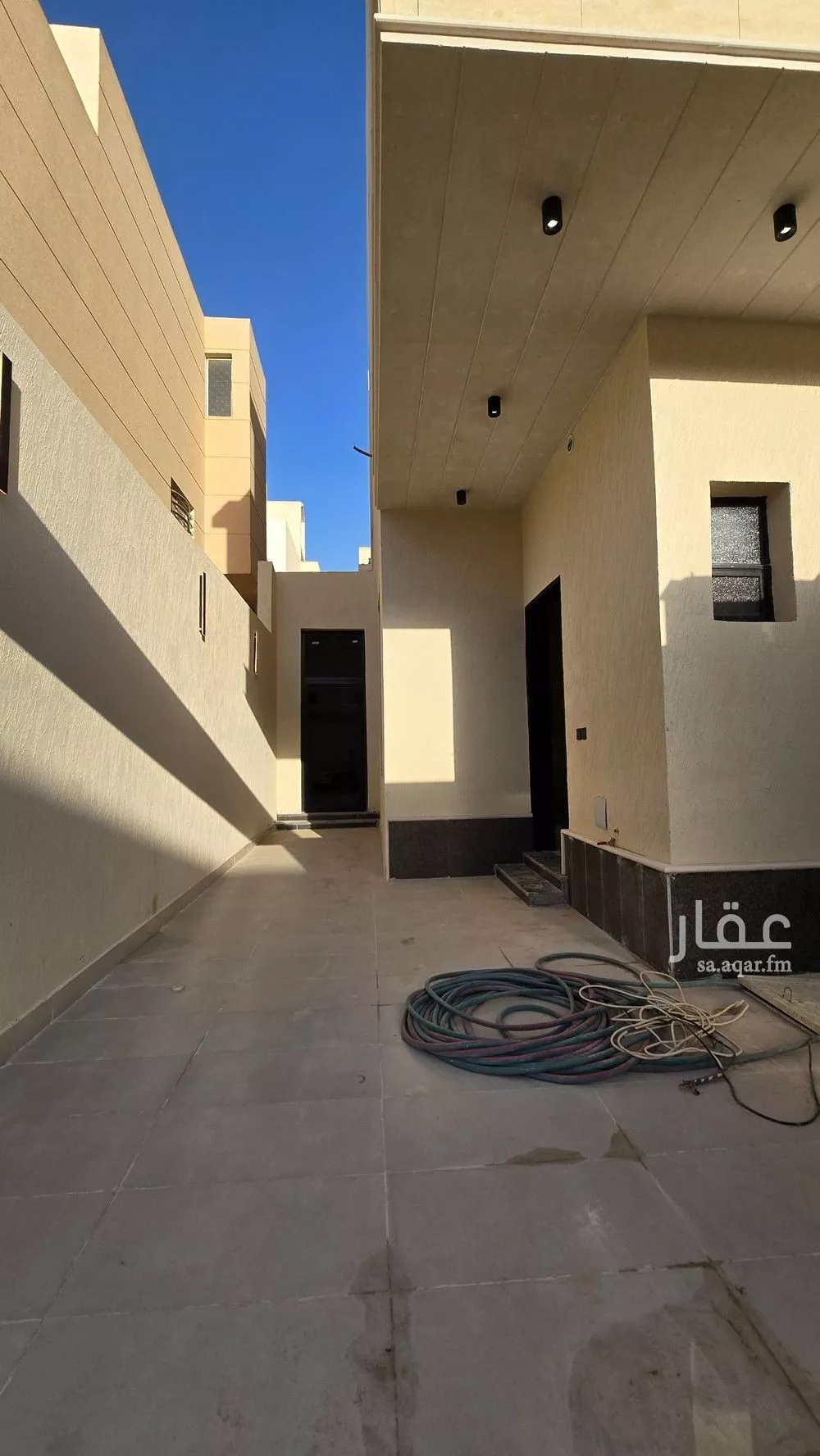 3 bedroom floor in Dhahrat Namar 7