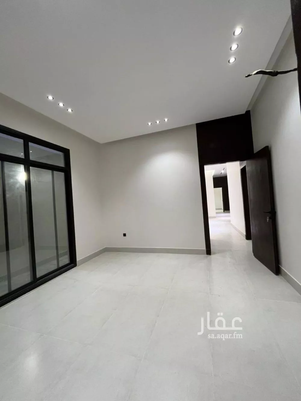 5 bedroom floor in Al Janadriyah 3
